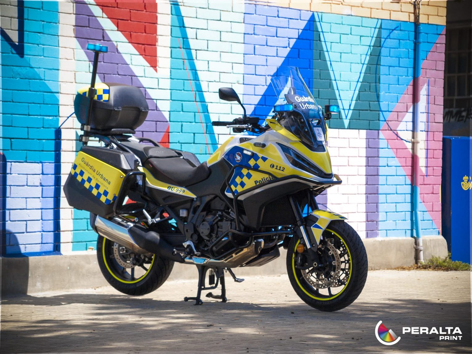 PeraltaPrint rotula las nuevas motos de la Guardia Urbana de Barcelon